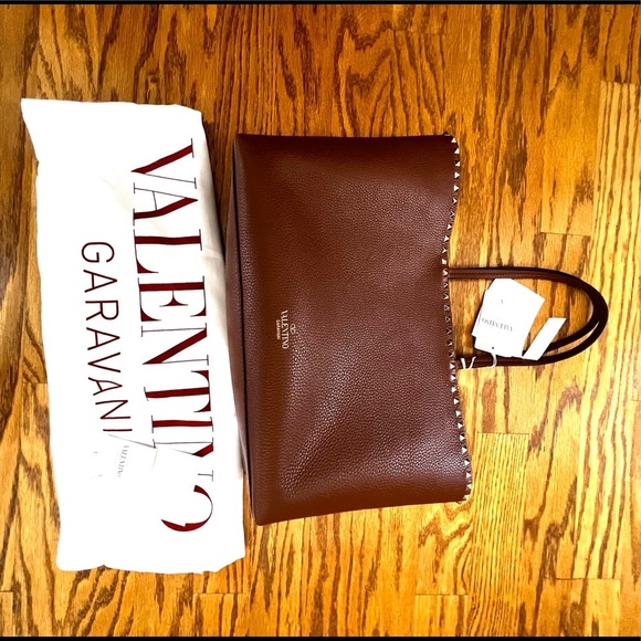 😊SOLD🙂 VALENTINO GARAVANI Saddle Rockstud Vitello Tote Bag - Picture 5 of 12